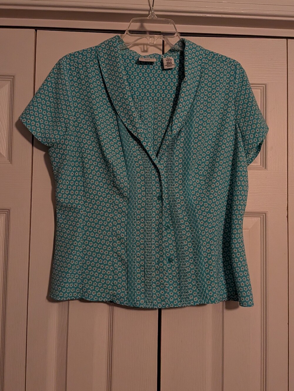 Covington Teal Floral Button-Down Cropped Blouse - Petite